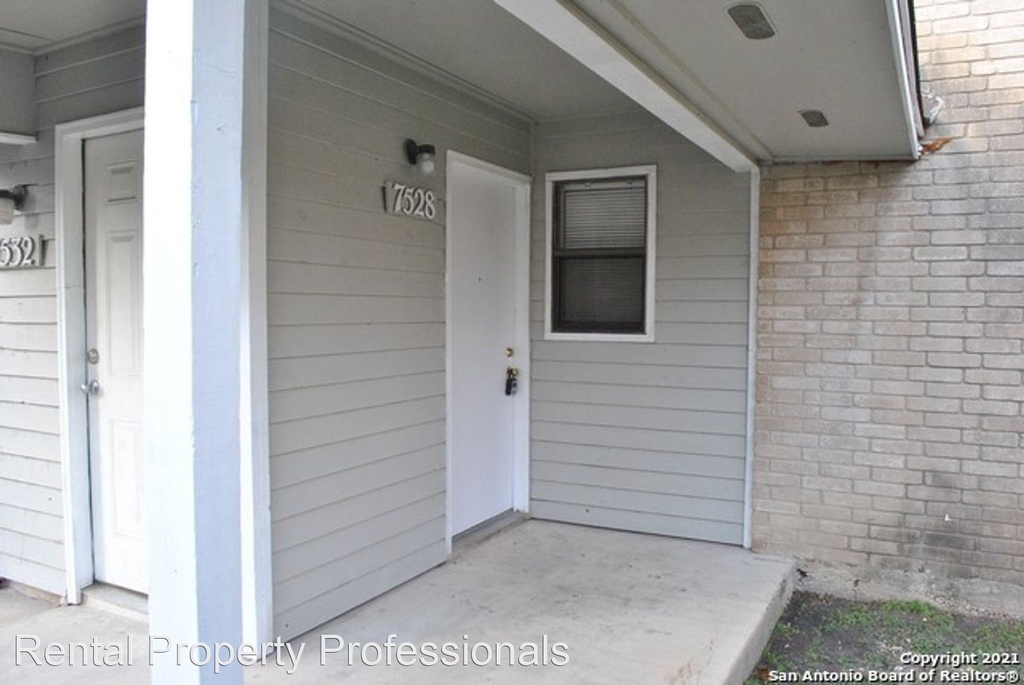 7528 Windsor Oaks - Photo 4