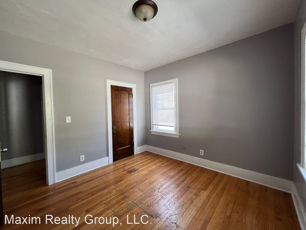 2572 Crown Point Av - Photo 11