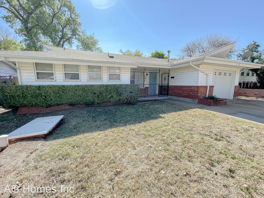 3108 Longridge Rd - Photo 2