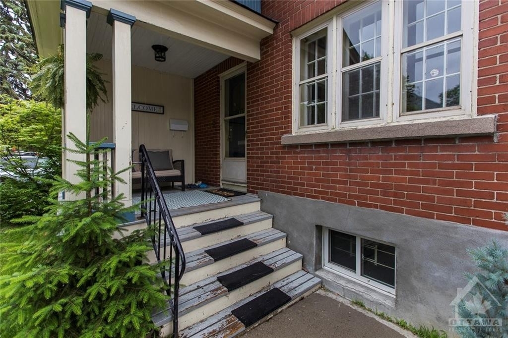 115 Renfrew Avenue - Photo 1