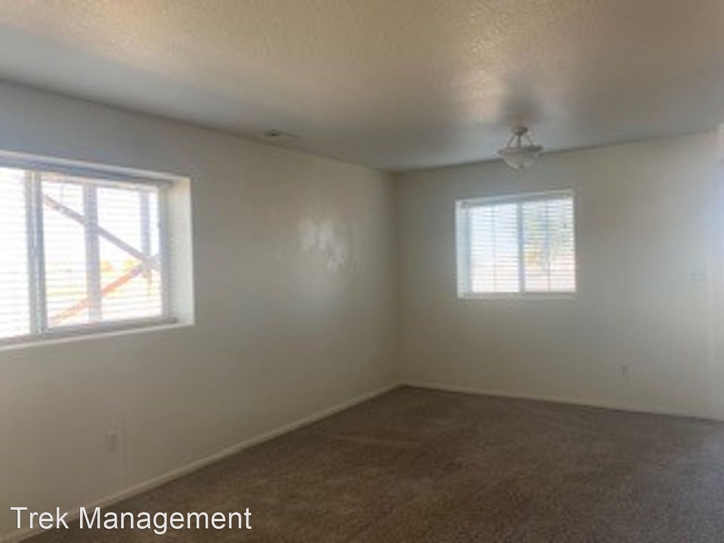 593 S Aguilar Drive - Photo 5