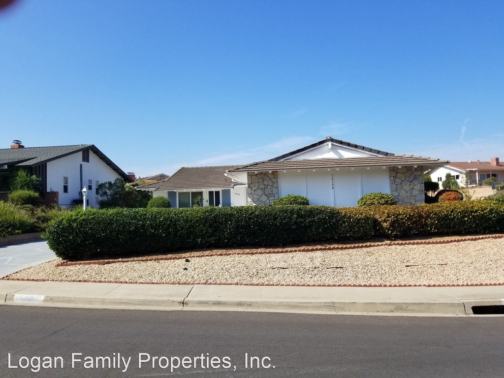 16598 Bernardo Oaks Rd. - Photo 16