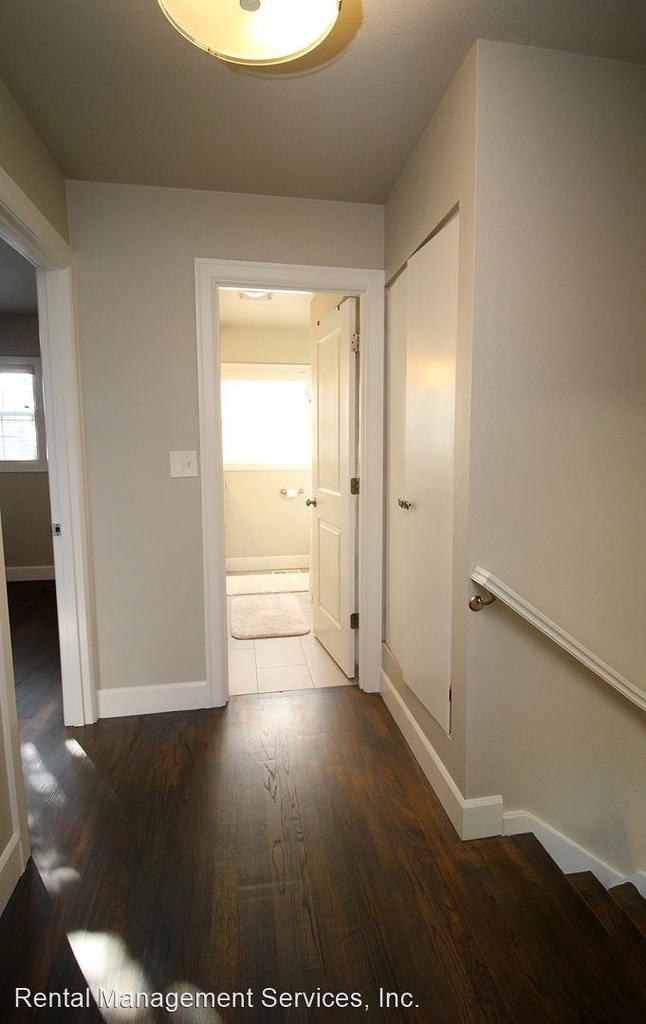 35 Ne 136th Ave - Photo 11