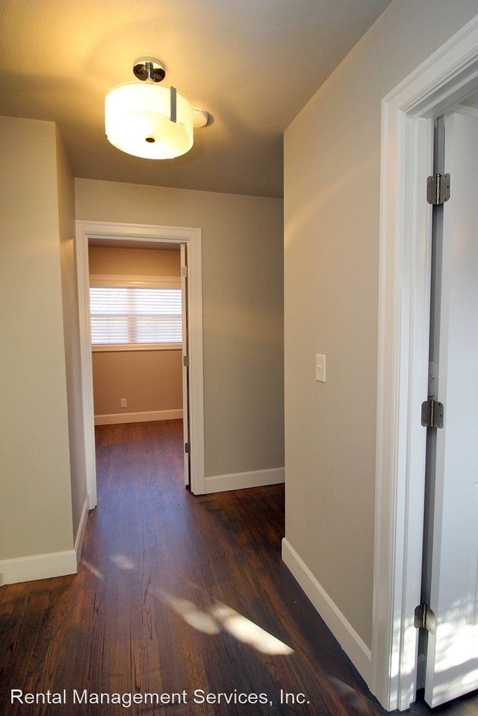 35 Ne 136th Ave - Photo 12