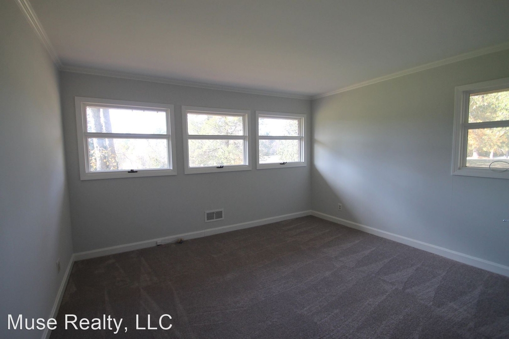 401 Lakeside Drive - Photo 11