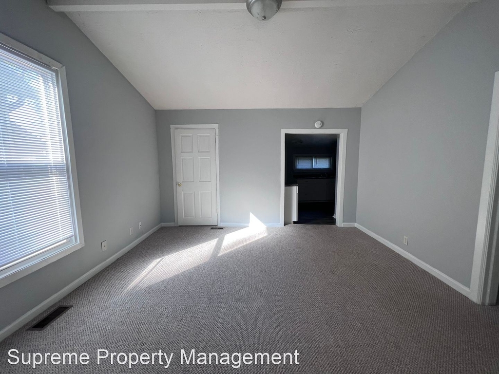 322 N Reisner St - Photo 2