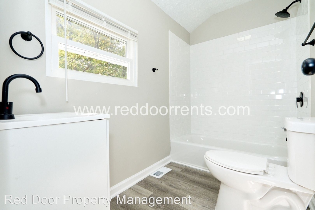 3907 East 38th St - Photo 10