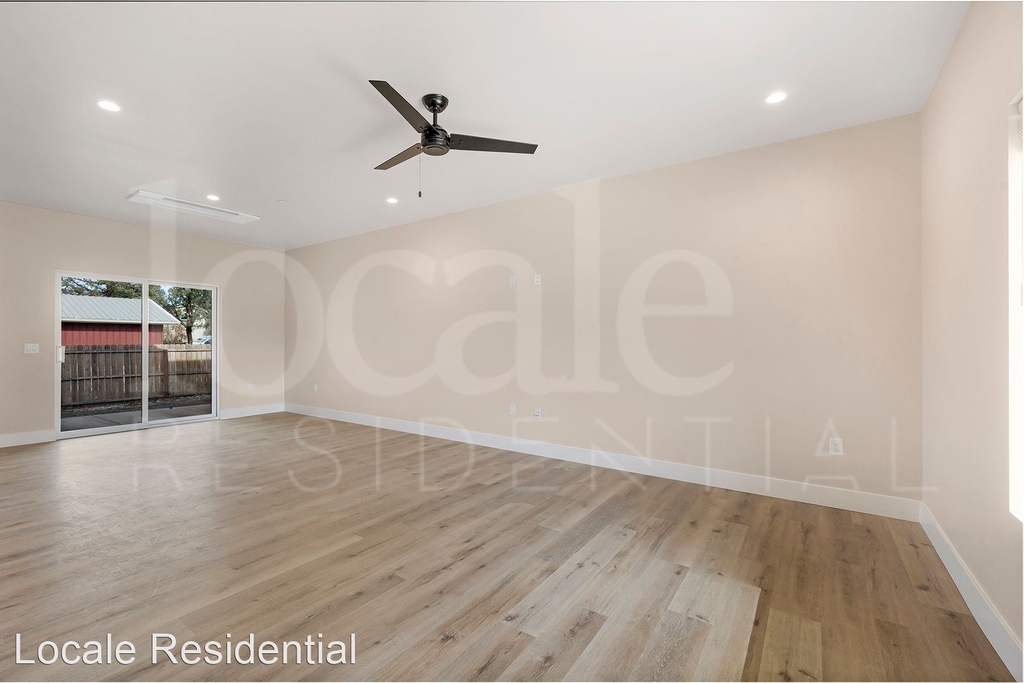 2501 Floral Ave - Photo 1