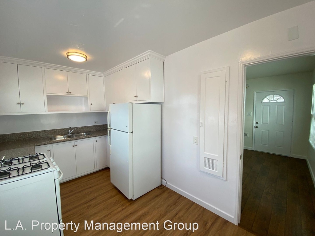 2312 Ocean Park Blvd - Photo 4