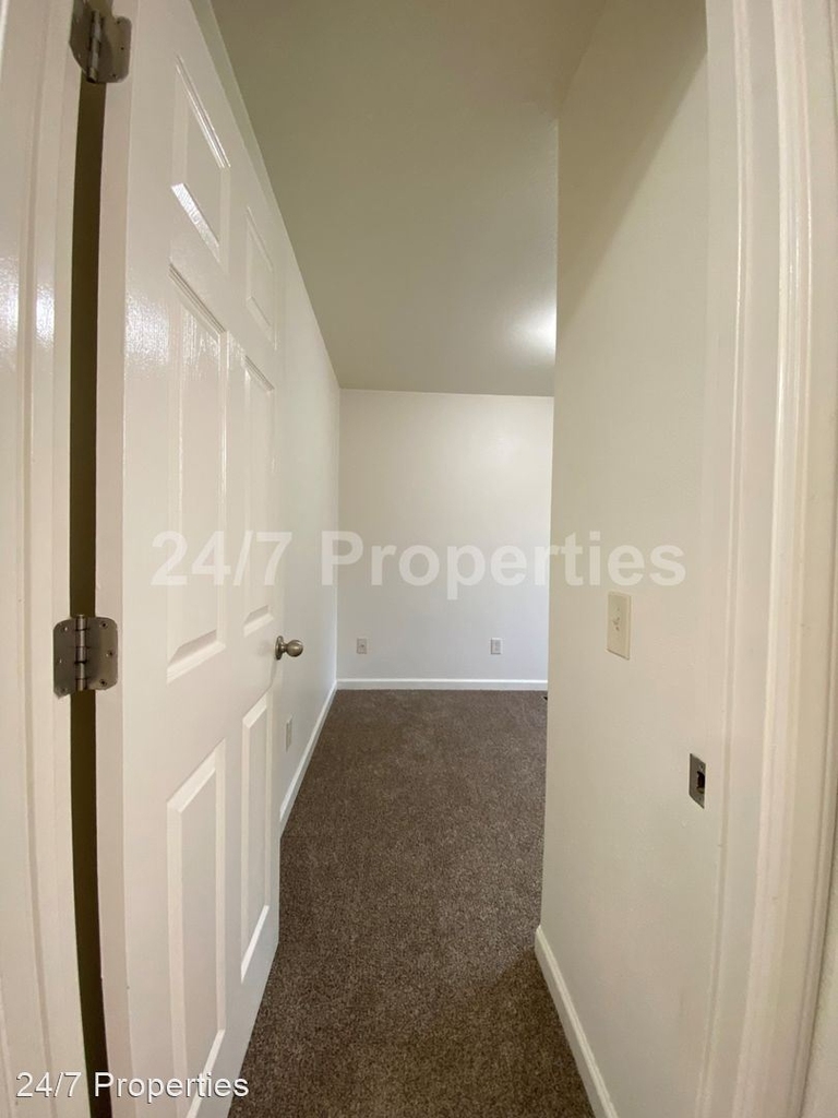 25 Ne 128th Ave. - Photo 12