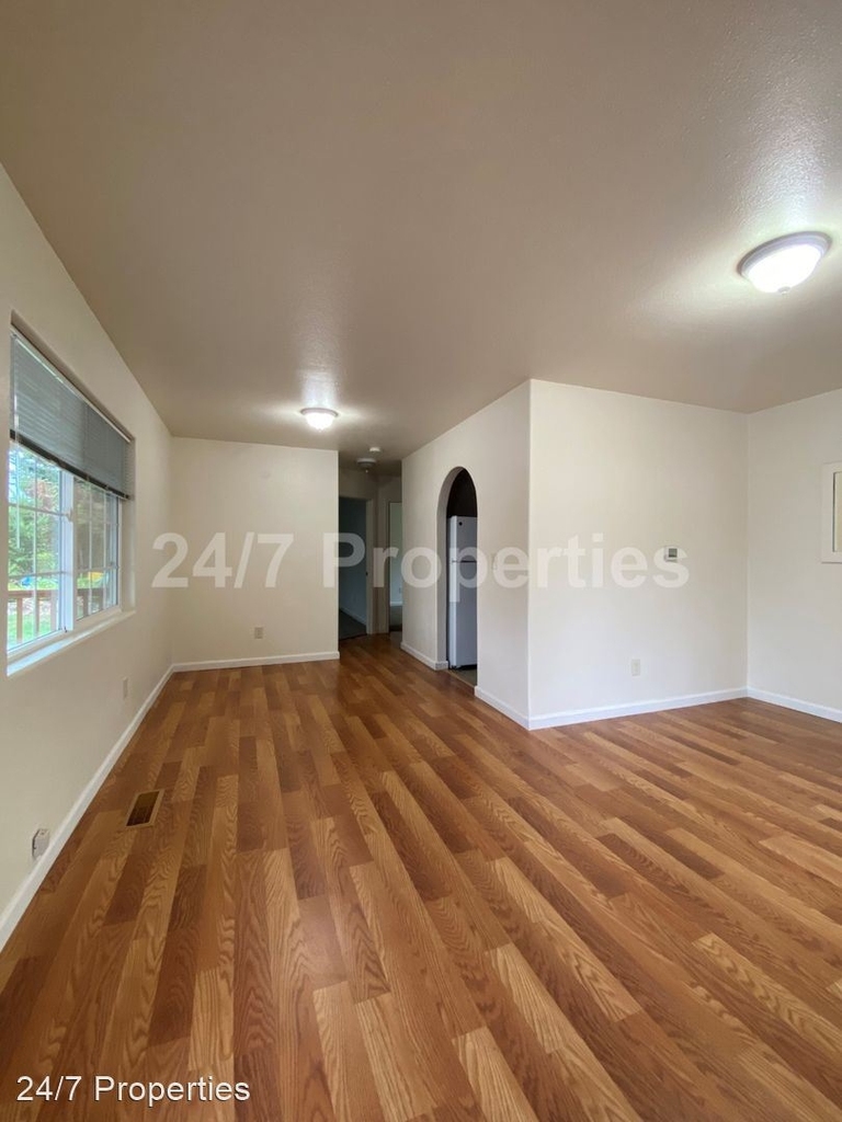 25 Ne 128th Ave. - Photo 4