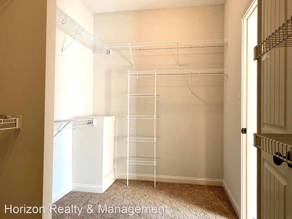 1533 Edgewater Lane - Photo 22