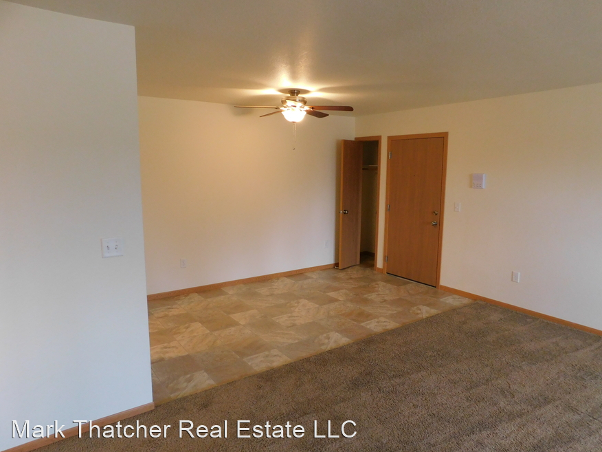 625-627 S. River Rd. - Photo 2