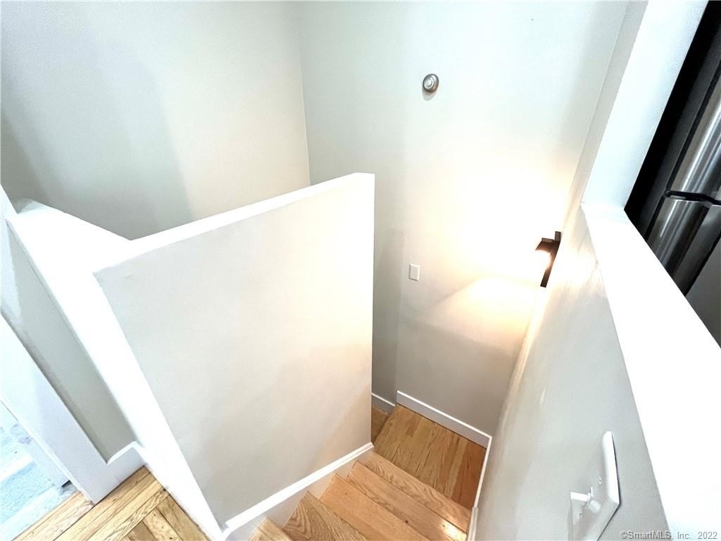 787 Whitney Avenue - Photo 5