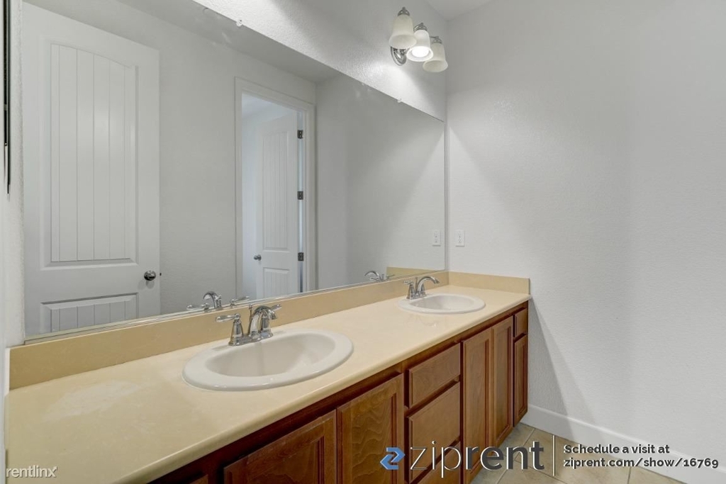 2037 Poinsettia Street - Photo 16