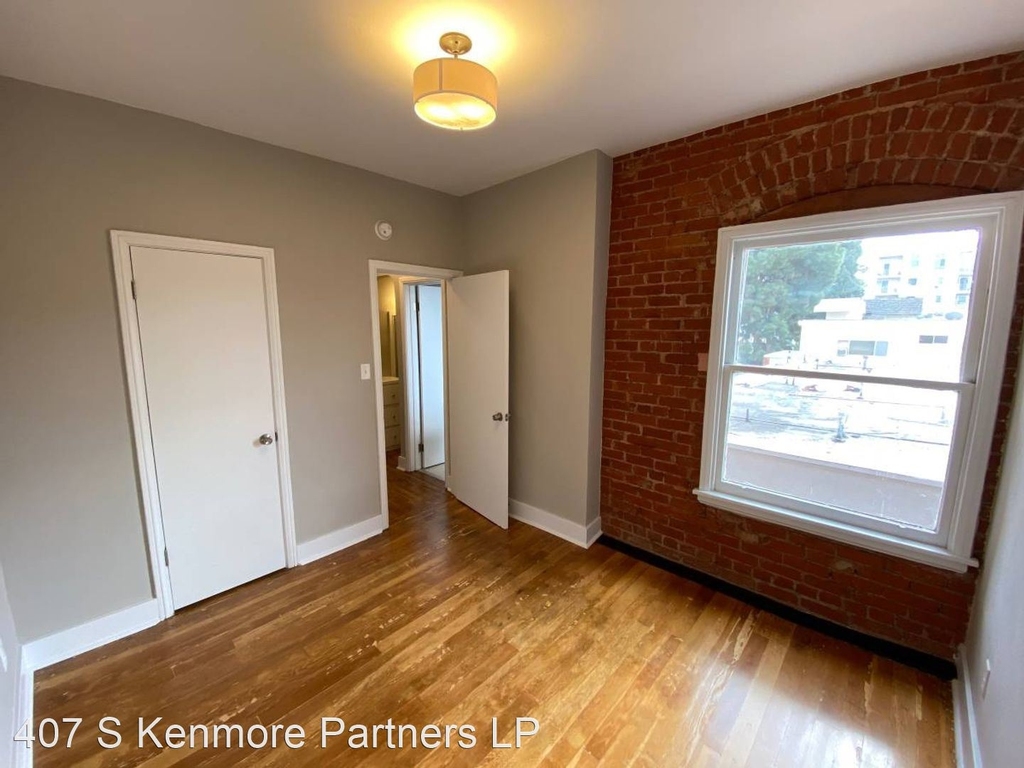 407 S Kenmore Ave. - Photo 2