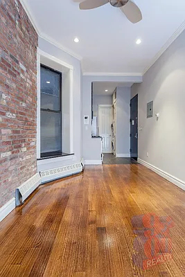 219 East 28th Street - Photo 3