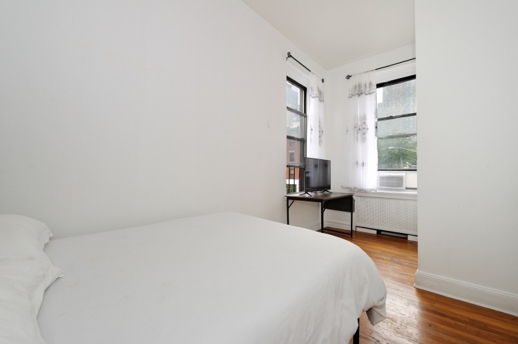 400 West 47th Street - Photo 11