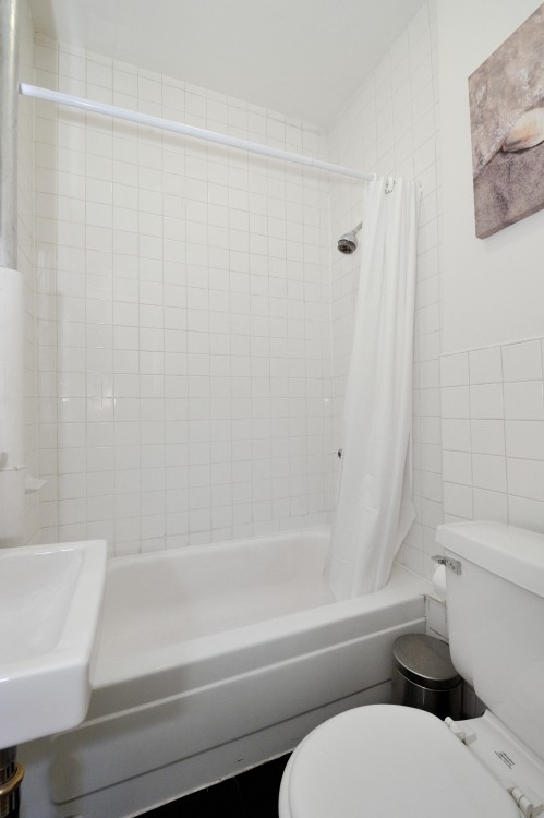 338 East 61st Street - Photo 12