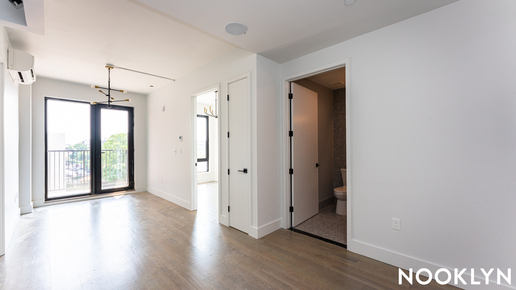 885 Rogers Avenue - Photo 2