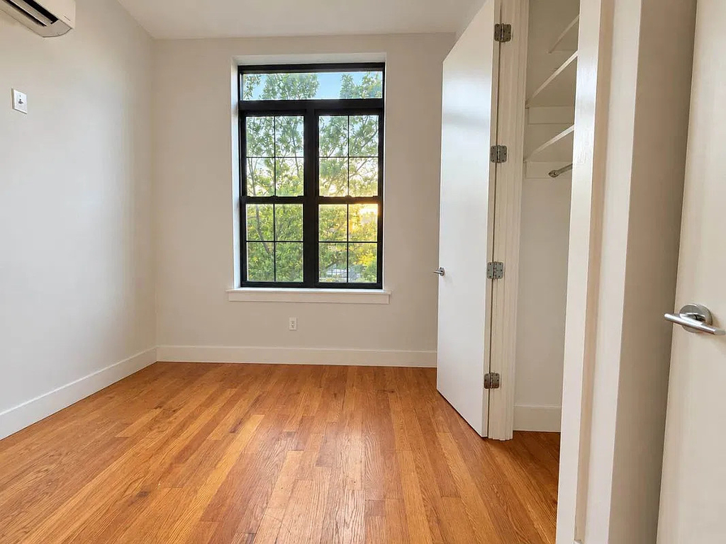81 Carlton Avenue - Photo 4