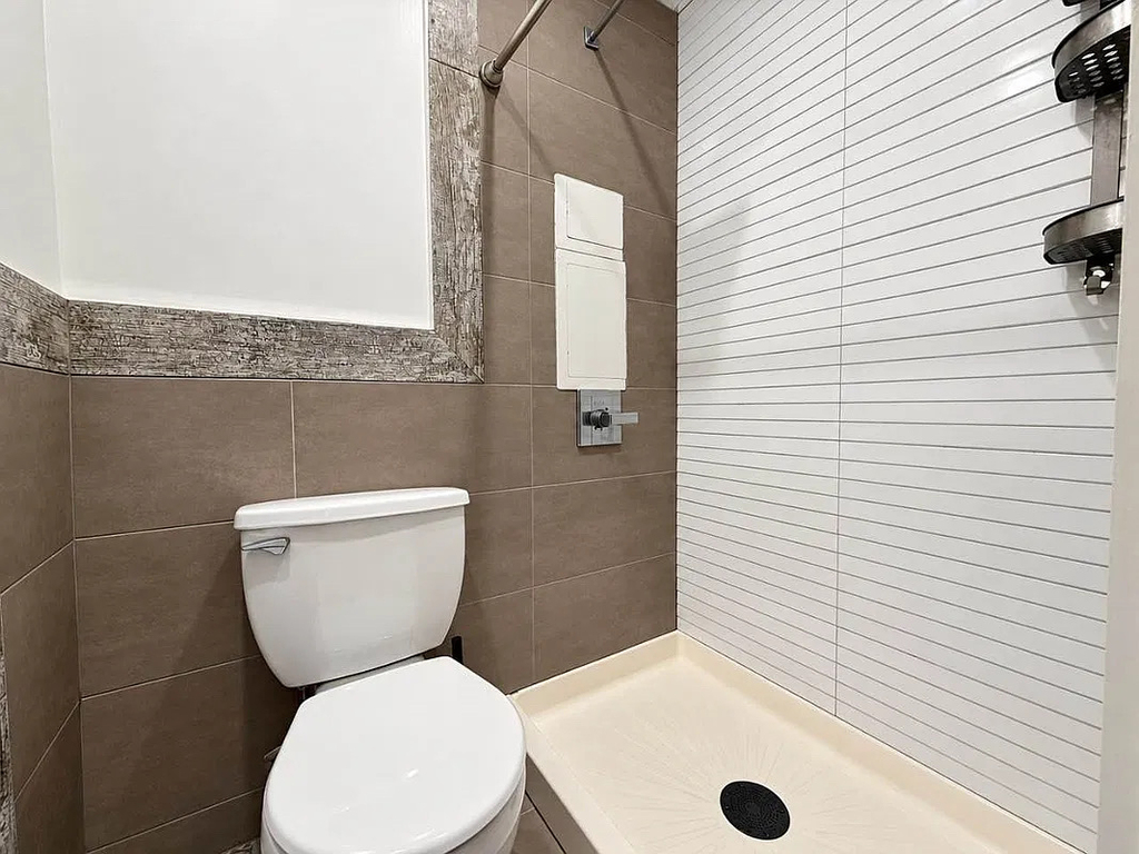 81 Carlton Avenue - Photo 3