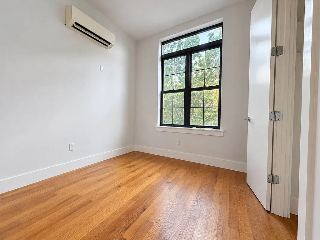 81 Carlton Avenue - Photo 6