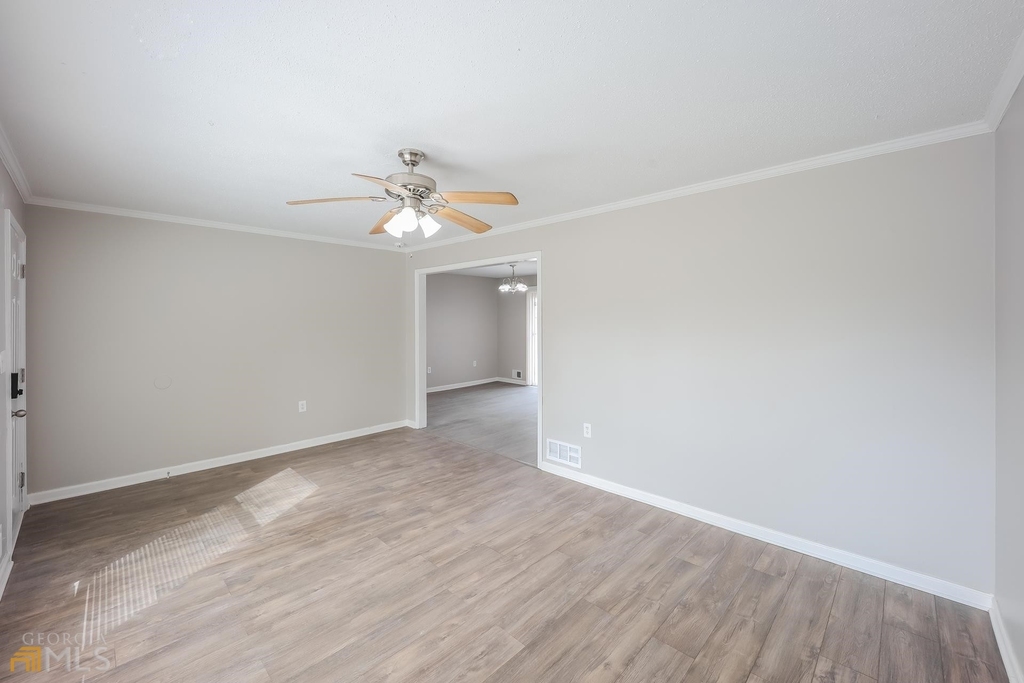 2073 Louis Xiv Lane - Photo 3