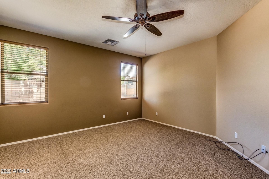 12024 W Louise Court - Photo 17