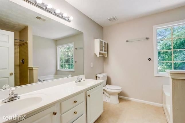 5590 R Lenox Park Place - Photo 18