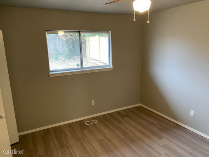 10901 N Villa Ave - Photo 14