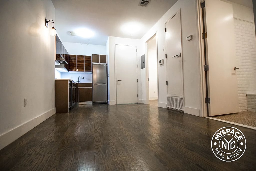 1072 Bergen Street - Photo 7