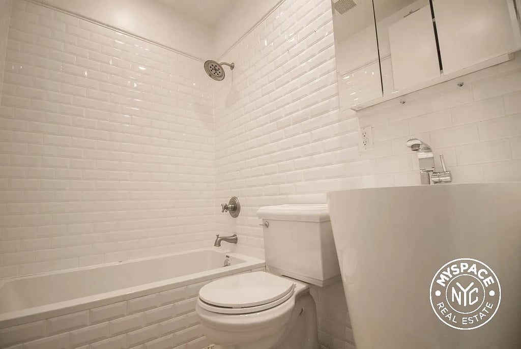 1072 Bergen Street - Photo 6