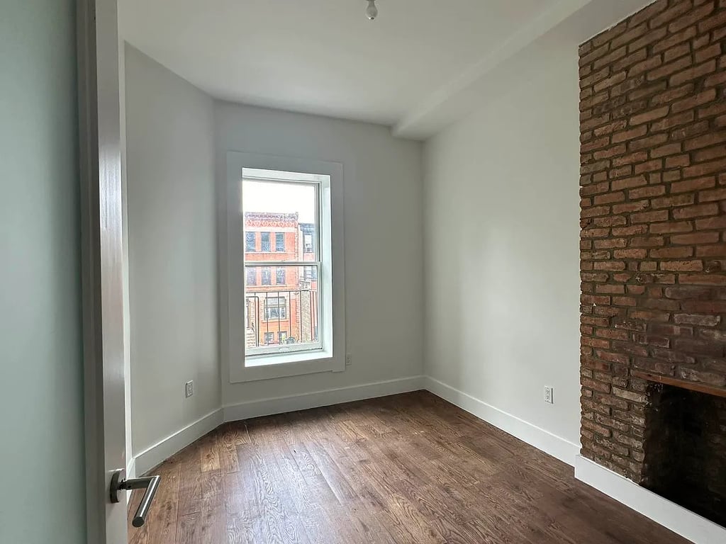 1072 Bergen Street - Photo 5