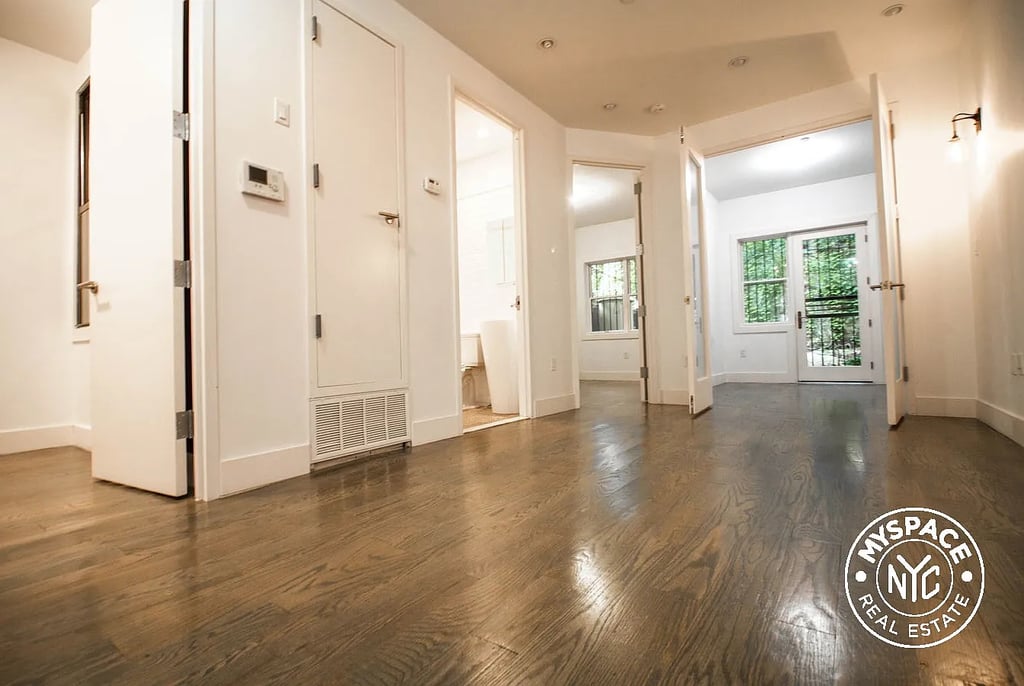 1072 Bergen Street - Photo 1