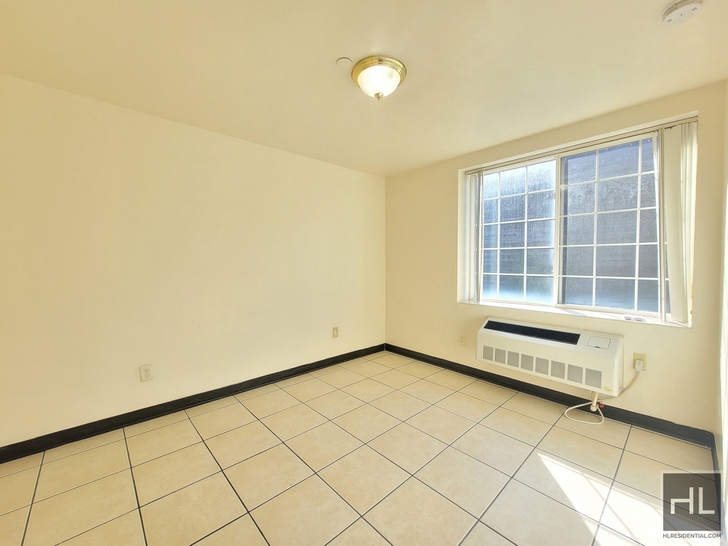 461 Winthrop Street - Photo 0