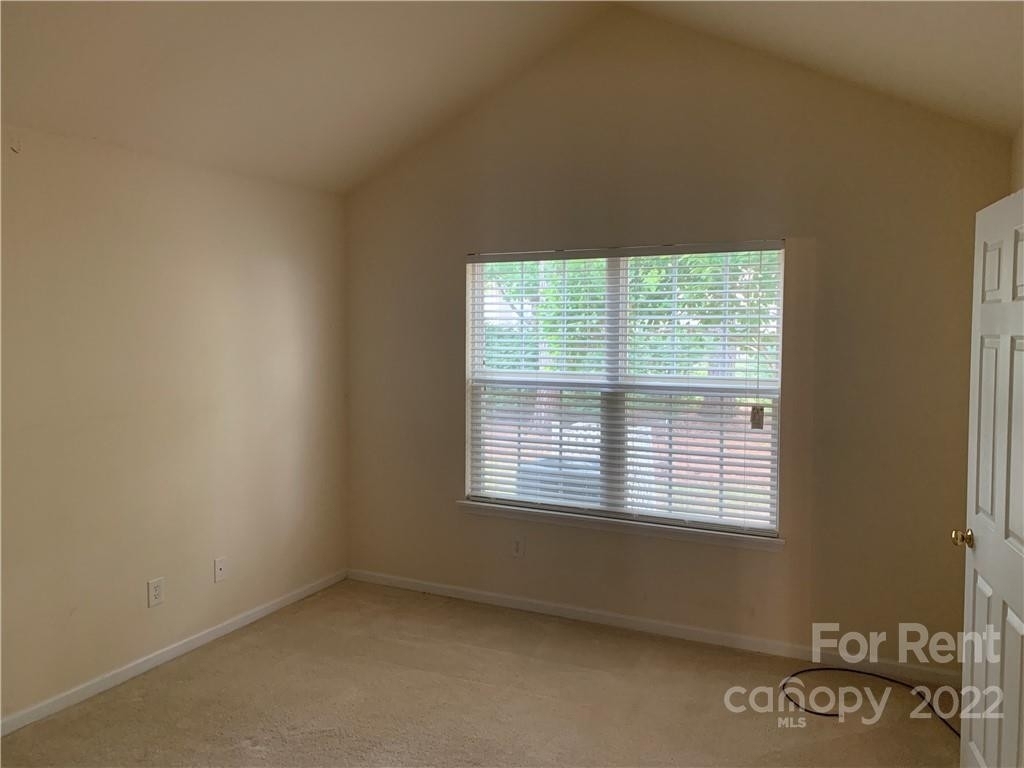 11163 Saintsbury Place - Photo 11