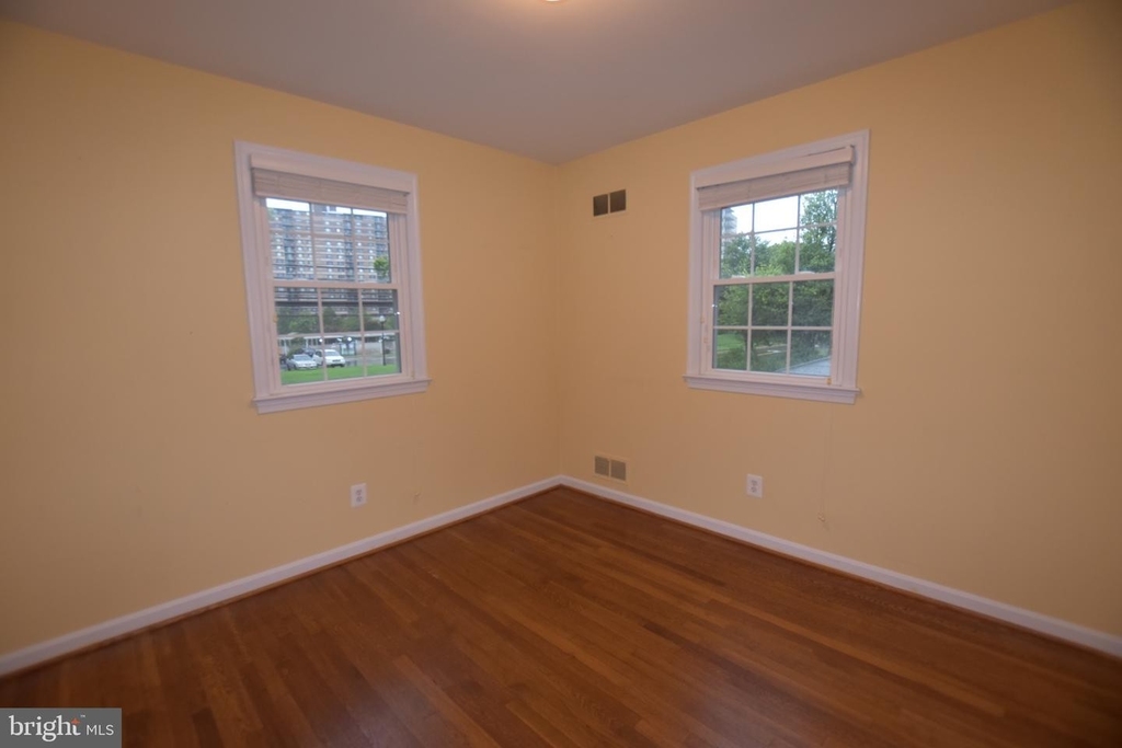 1003 Arcola Ave - Photo 11