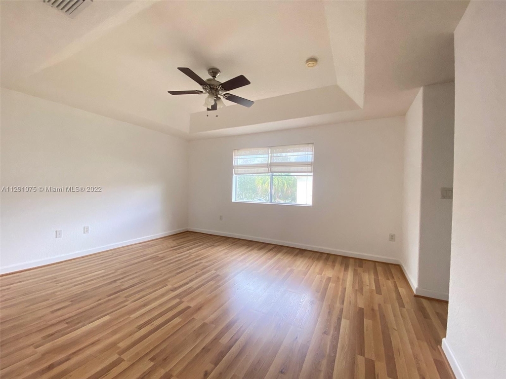 17037 Sw 39th St - Photo 5