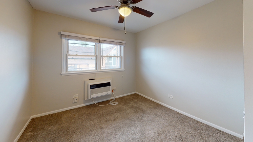 6341 W Belmont Avenue - Photo 7