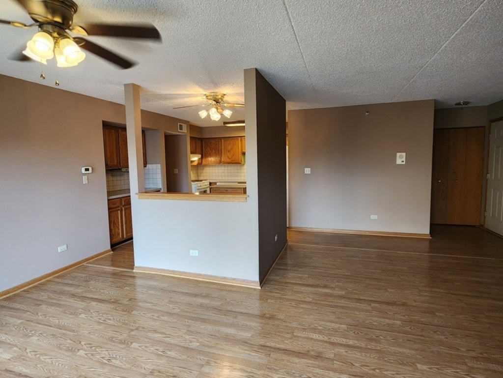 1044 Ashley Court - Photo 4