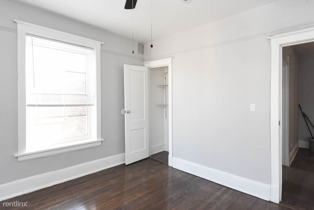 1251 W. Rosemont, Unit 4 - Photo 9