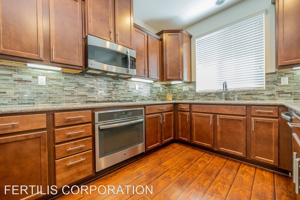 8022 City View Place - Photo 14