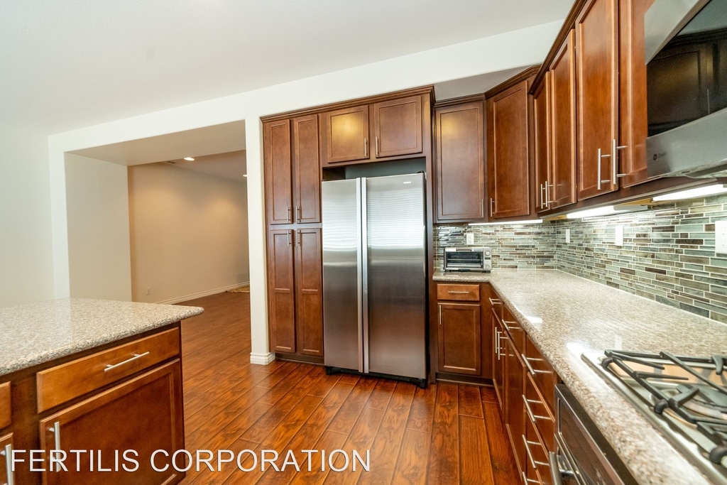 8022 City View Place - Photo 12