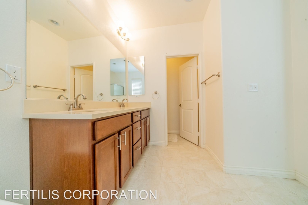 8022 City View Place - Photo 39