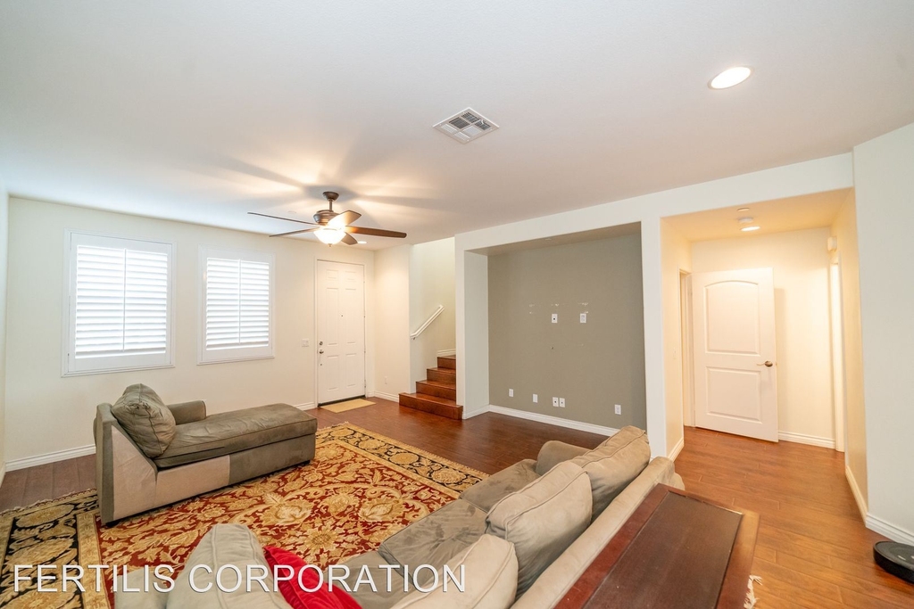 8022 City View Place - Photo 6