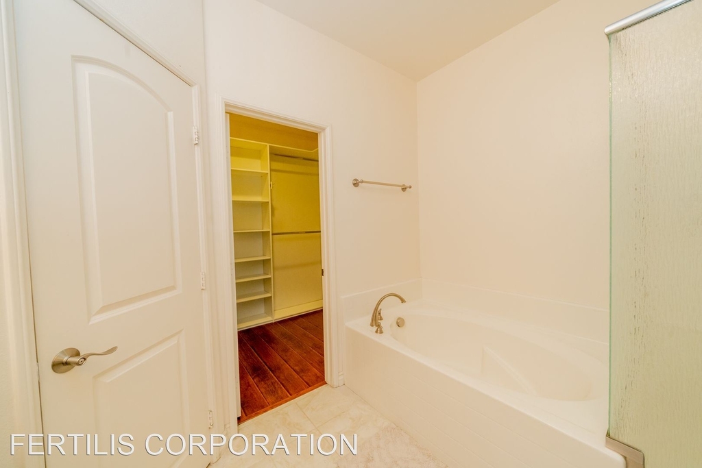 8022 City View Place - Photo 40