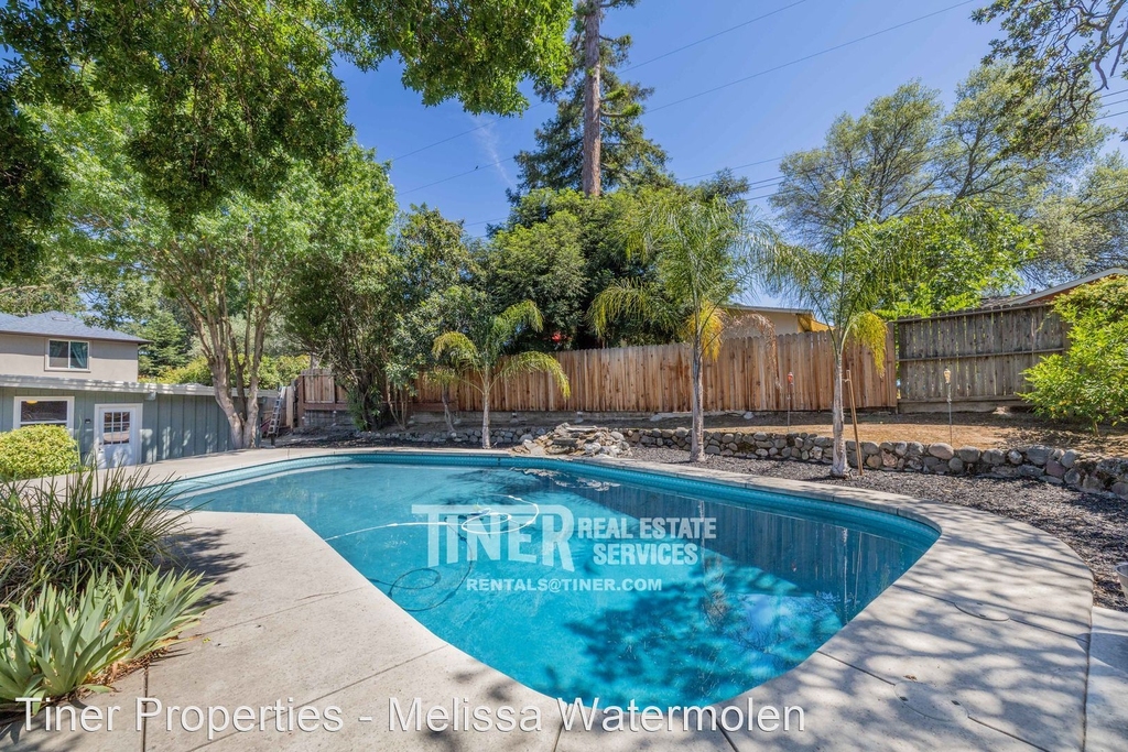 7660 Sunset Ave - Photo 8