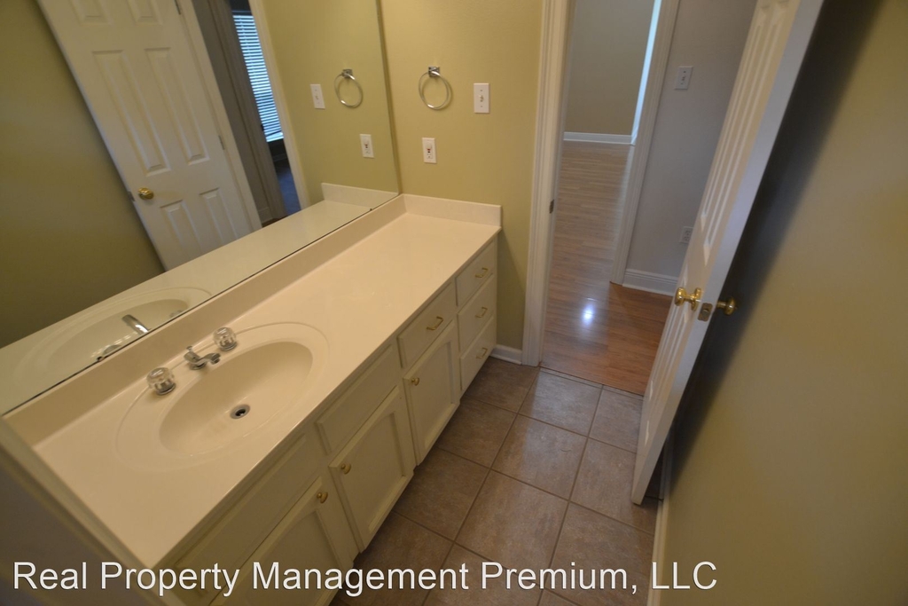 4325 Spring Hollow - Photo 19