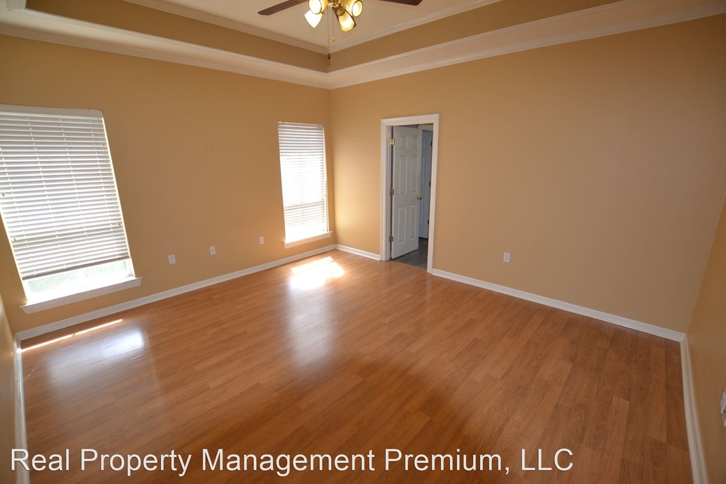 4325 Spring Hollow - Photo 11